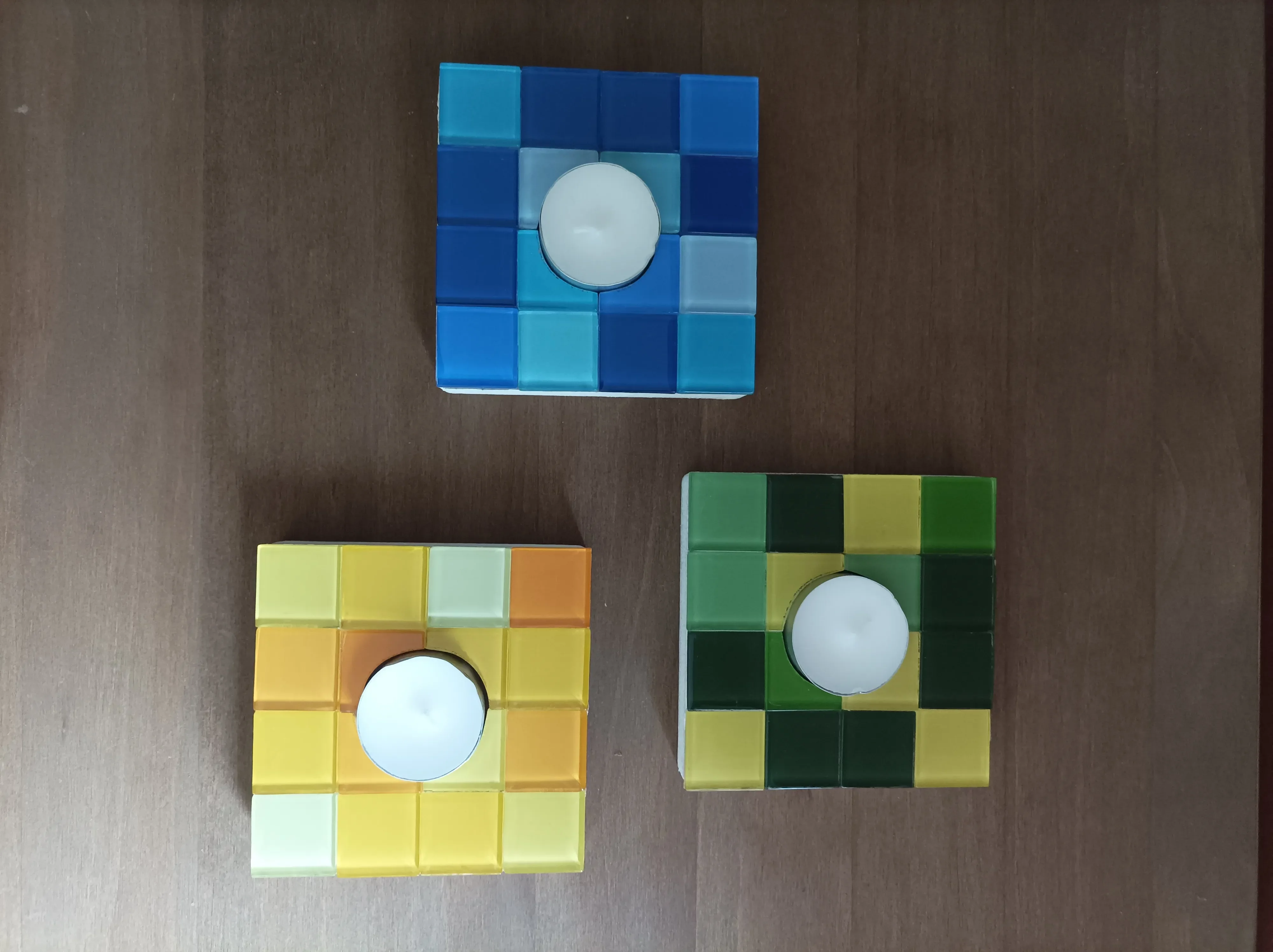 Mosaïque pour des bougeoirs