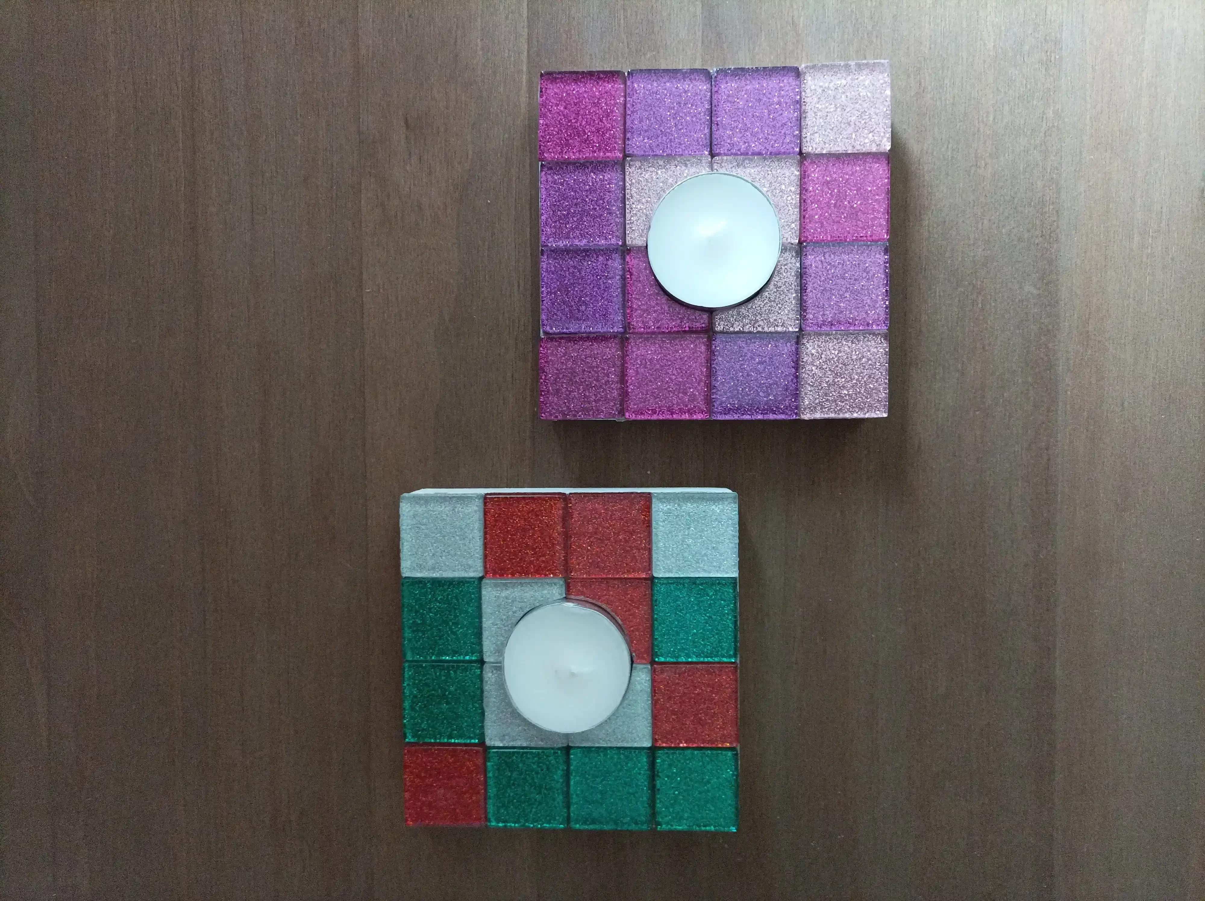 Mosaïque pour des bougeoirs