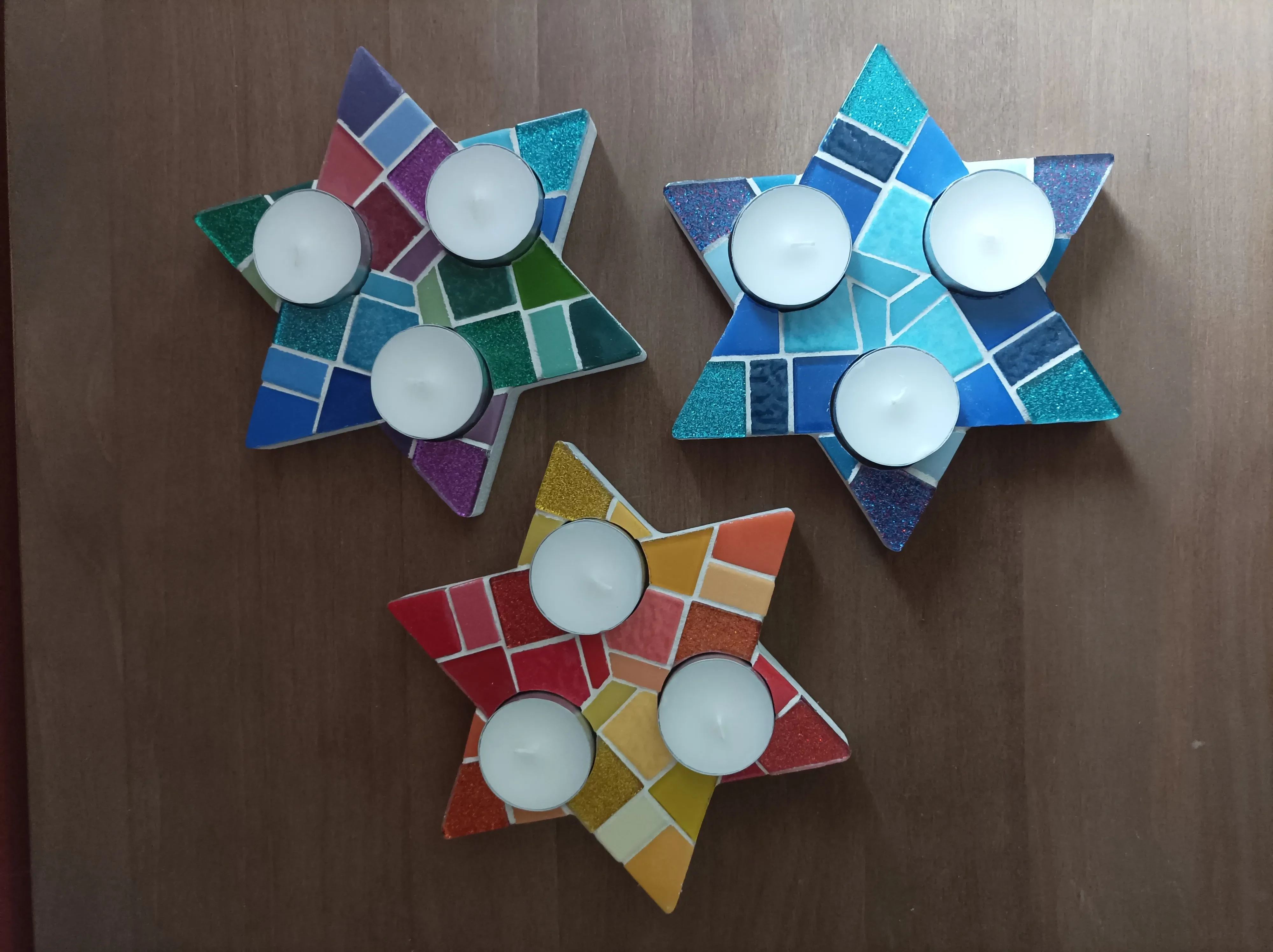 Mosaïque pour des bougeoirs