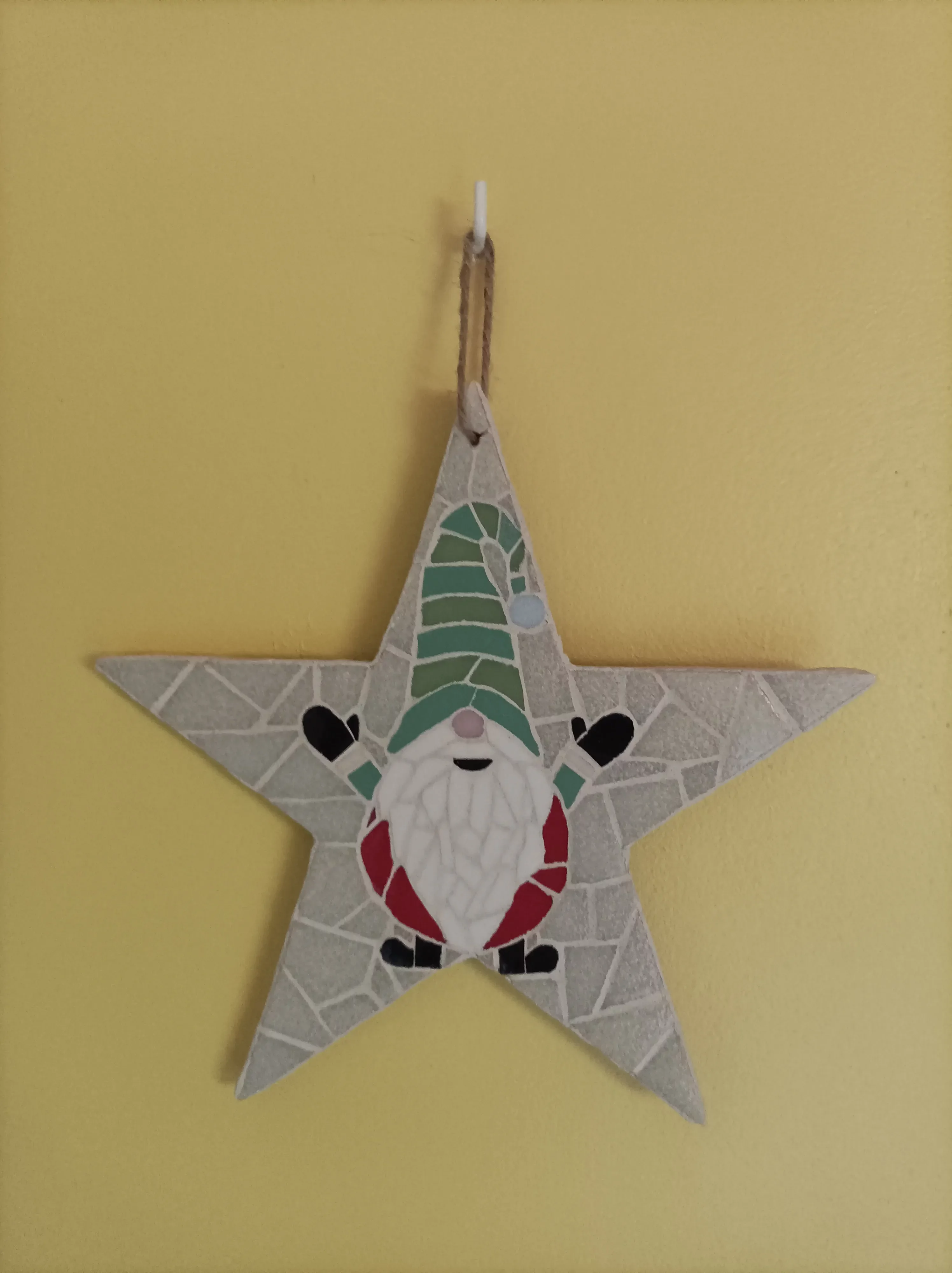 Mosaïque d'une étoile avec un père gnome ël