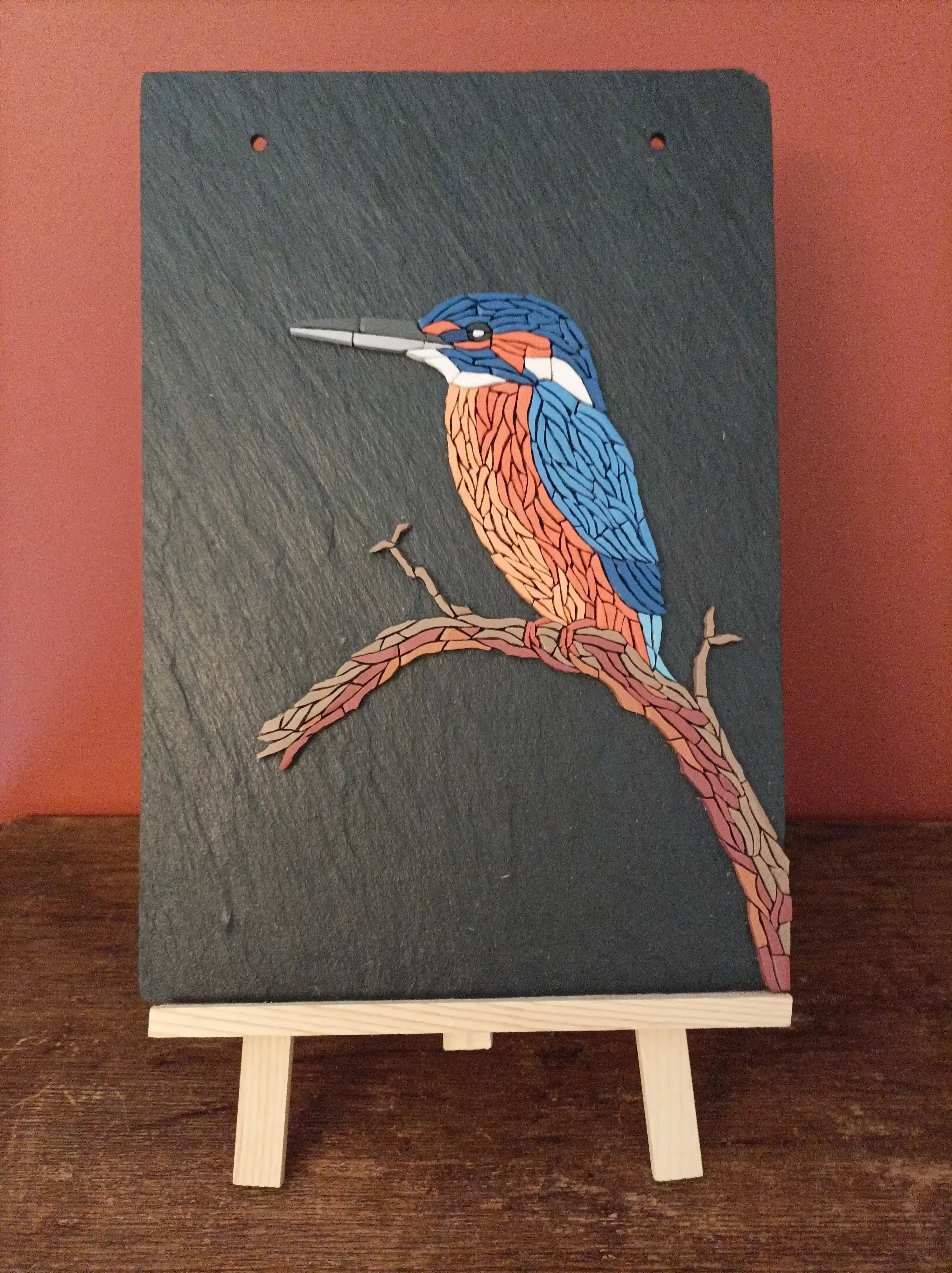 Mosaïque d'un martin pêcheur sur ardoise