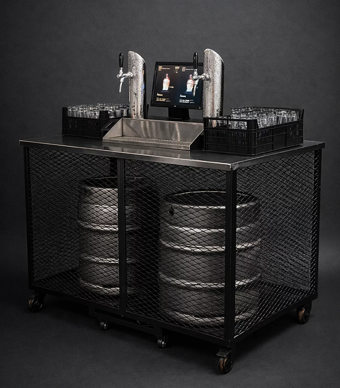 Mesa móvel com duas torneiras de chopp automatizadas myTapp