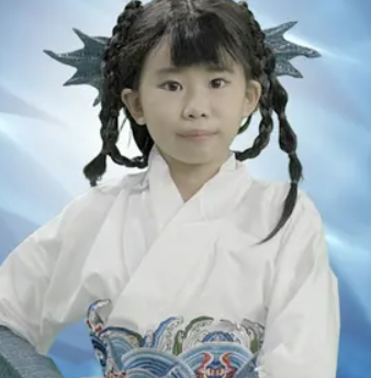 Constance Lo  勞苡婷