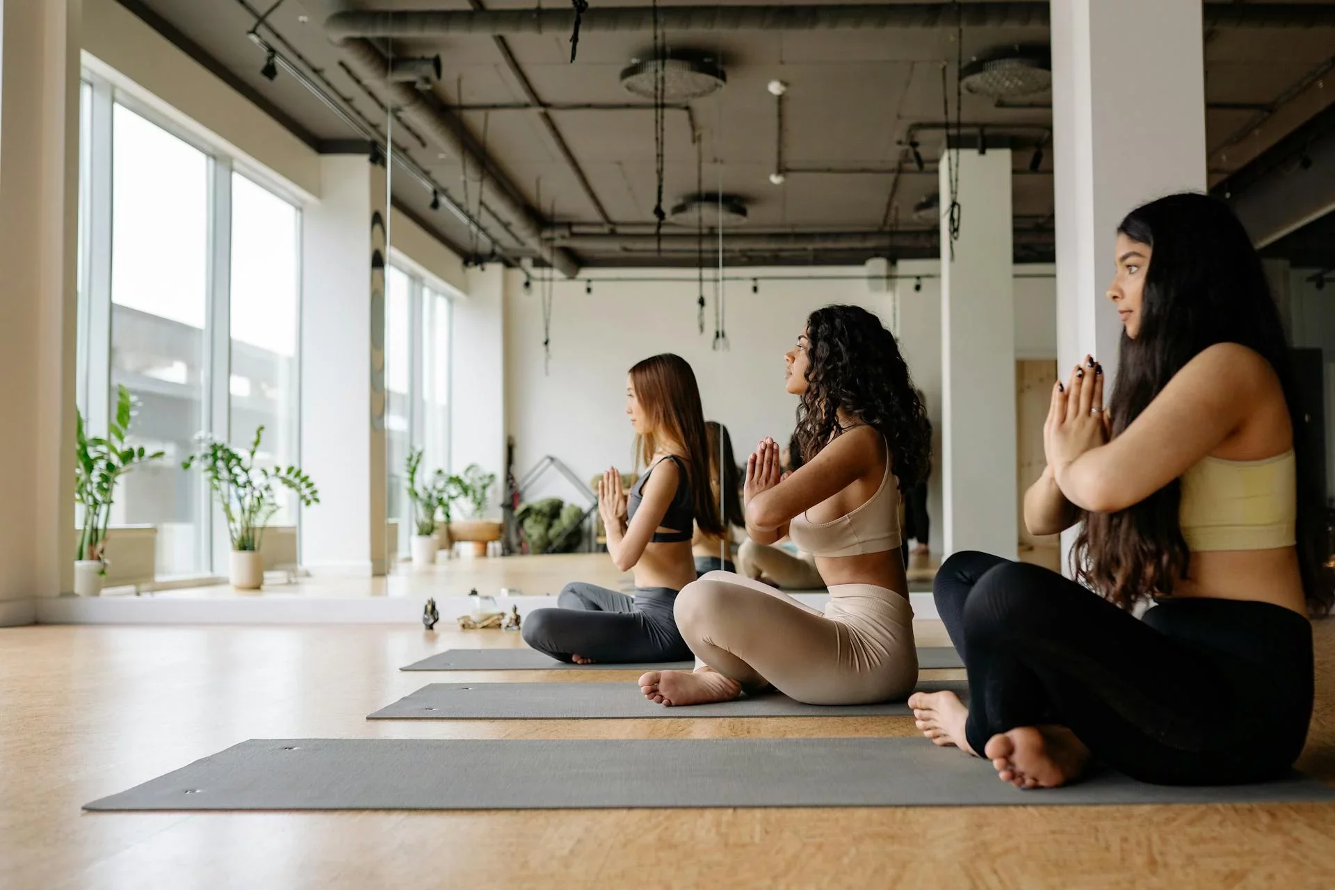 Pilates reformer class at modern Dallas studio – best Pilates studios in Dallas 2025